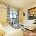 Apartman With Parking Space Kastel Stafilic, - 24155 *