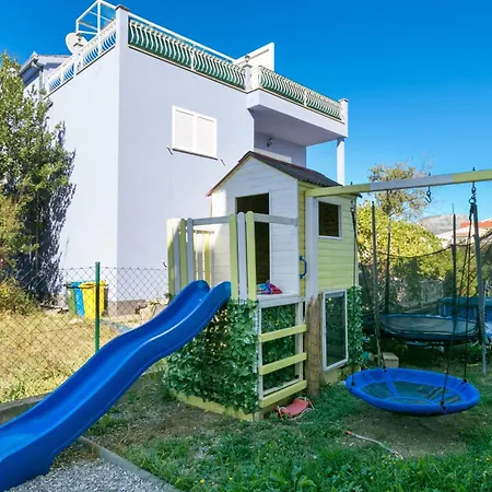 Apartman With Parking Space Kastel Stafilic, - 24155 Kastela