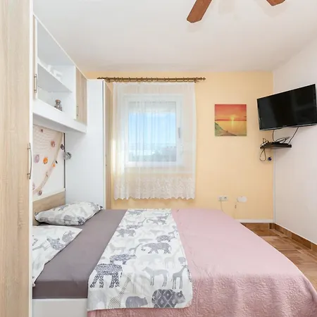 Apartment With Parking Space Kastel Stafilic, - 24155 Kaštela